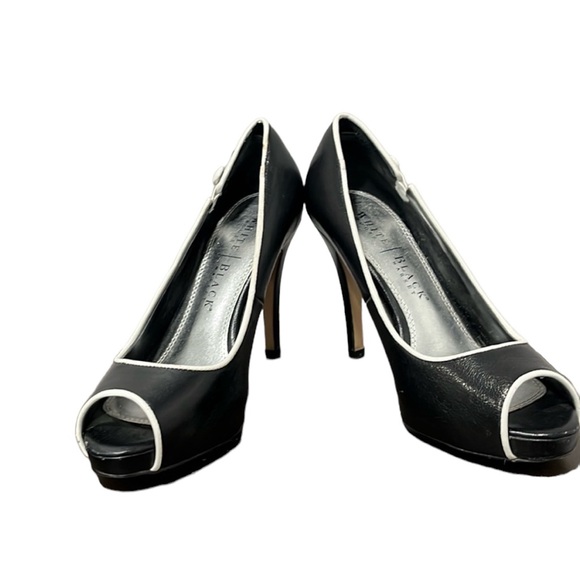 Size 7M WHITE HOUSE BLACK MARKET PEEP TOE HEELS  “JULIANNE” - Picture 2 of 9